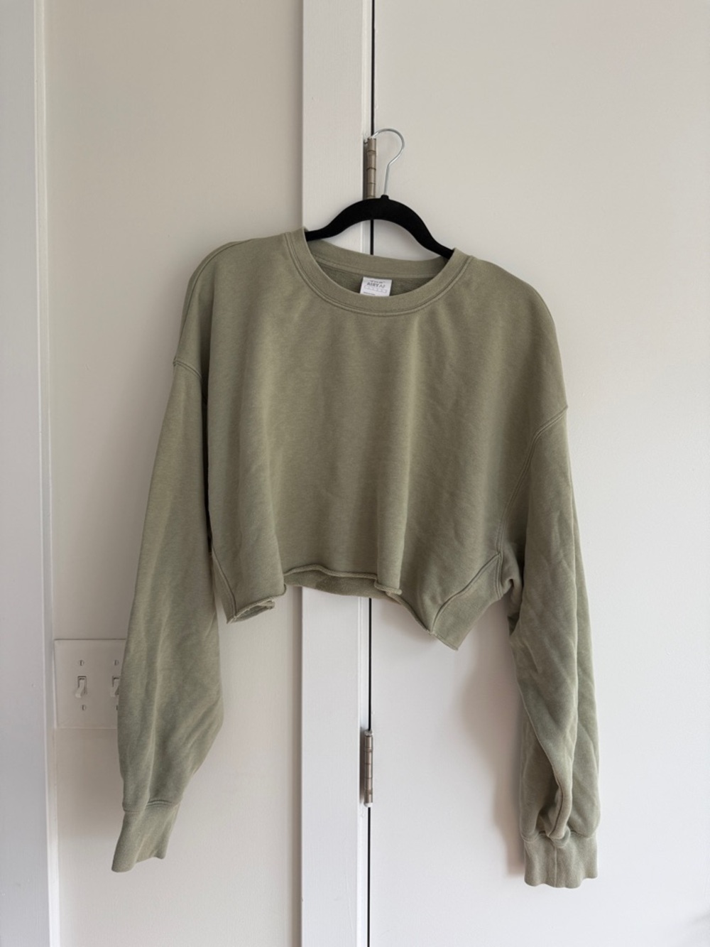 Aritzia TNA Cropped Airy AF Fleece Crewneck Sweatshirt in Olive Green